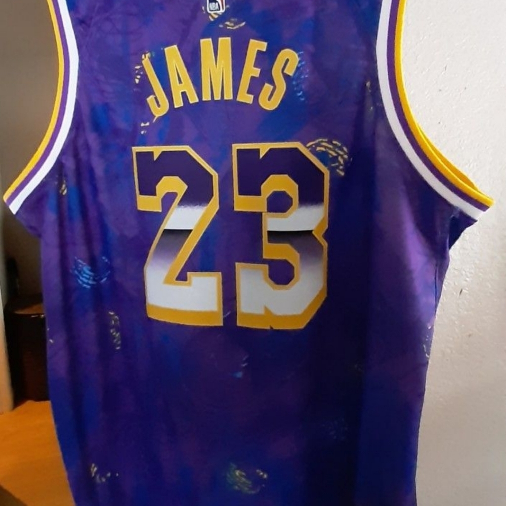 LEBRON JAMES JERSEY. - Picture 2 of 5